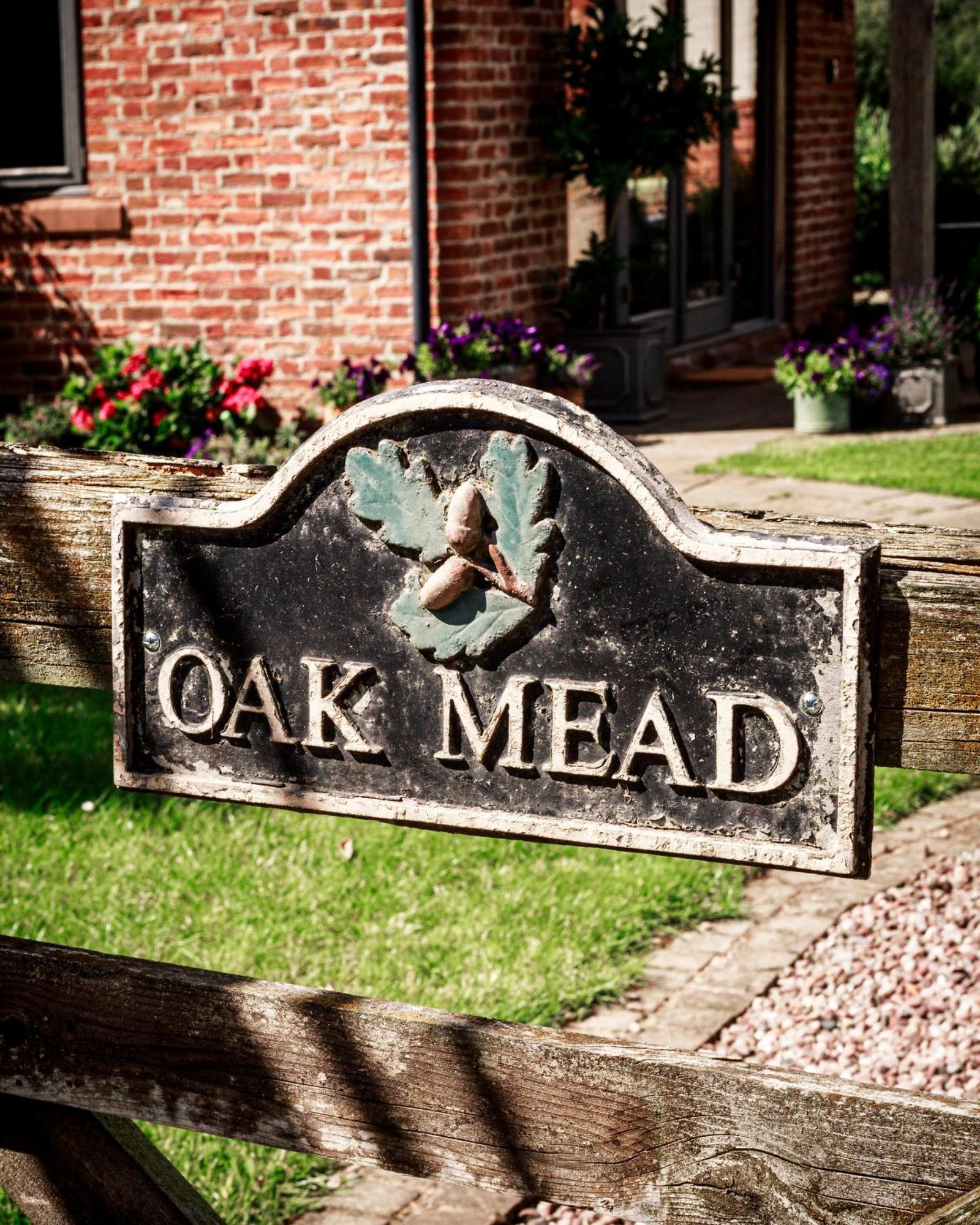 レクサム Oak Meadヴィラ エクステリア 写真